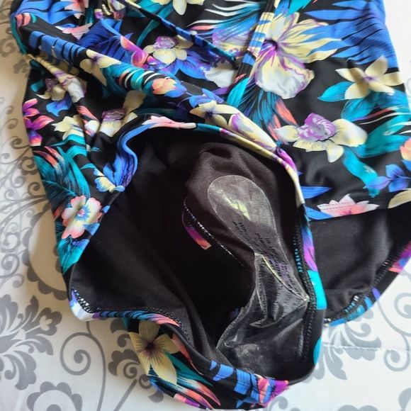 High Neck Floral Teddy Swimwear - Picture 5 of 5